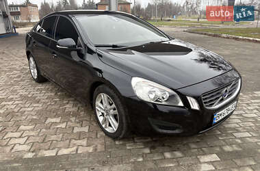 Седан Volvo S60 2011 в Лебедині