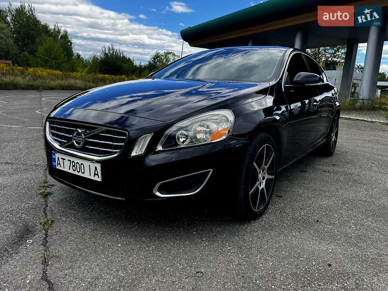 Седан Volvo S60 2012 в Ивано-Франковске