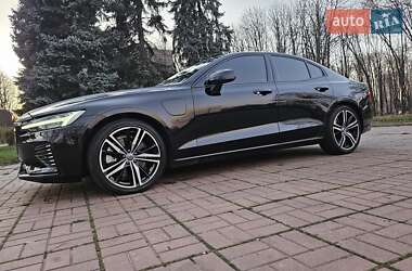 Седан Volvo S60 2021 в Киеве
