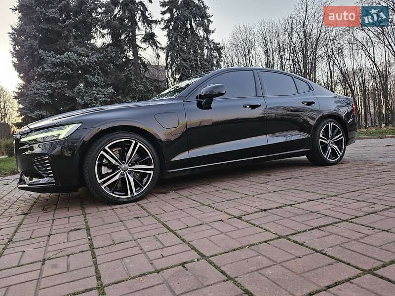 Седан Volvo S60 2021 в Киеве