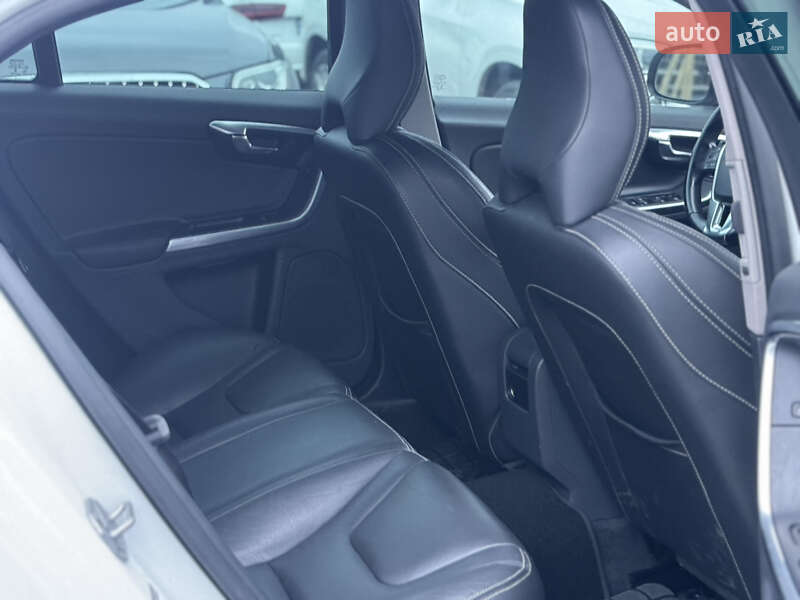 Седан Volvo S60 2017 в Львове