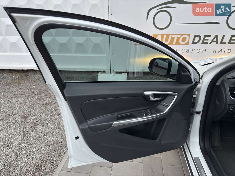 Седан Volvo S60 2016 в Киеве фото 14 Седан Volvo S60 2016 в Киеве
