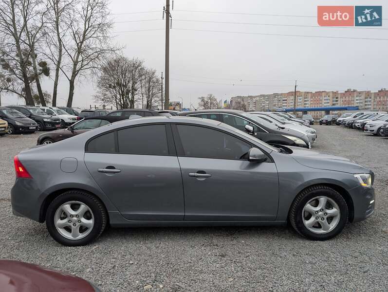 Седан Volvo S60 2017 в Ровно