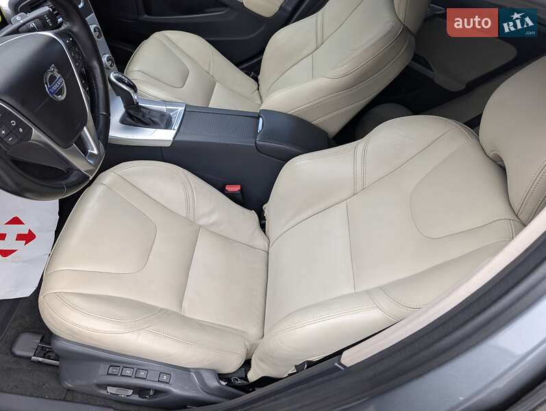 Седан Volvo S60 2017 в Ровно