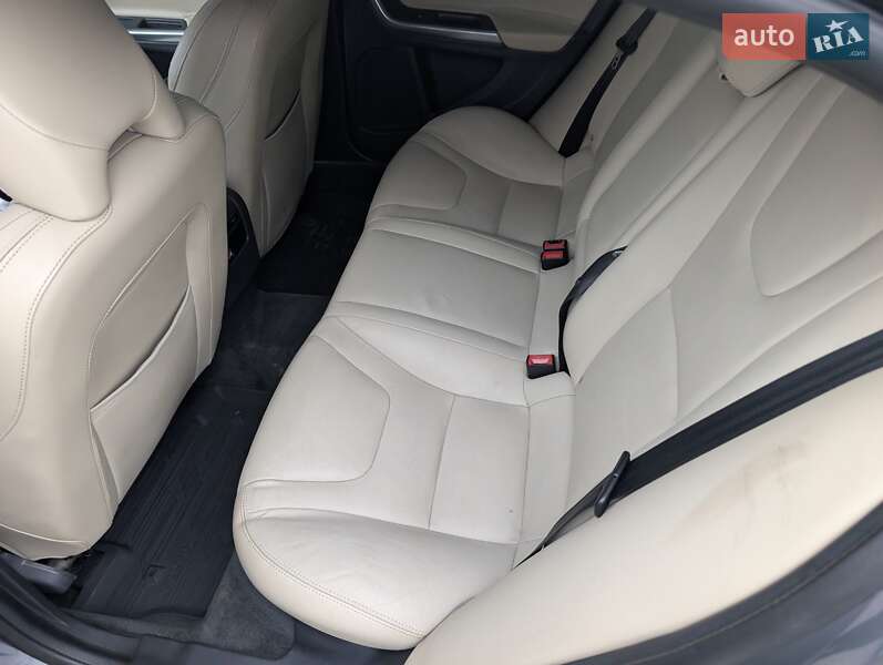 Седан Volvo S60 2017 в Ровно