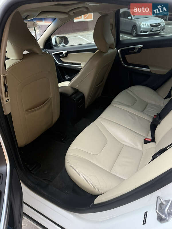 Седан Volvo S60 2016 в Софиевской Борщаговке фото 27 Седан Volvo S60 2016 в Софиевской Борщаговке