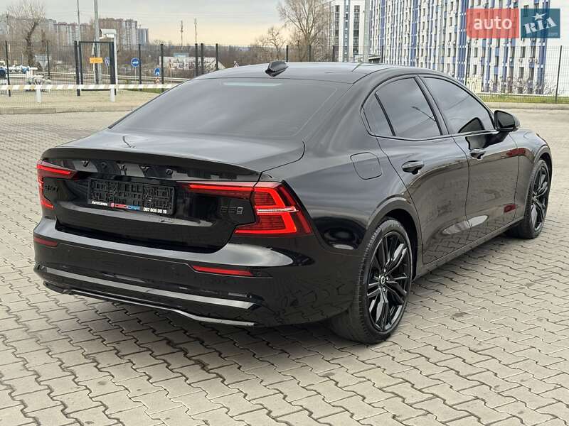 Седан Volvo S60 2024 в Киеве