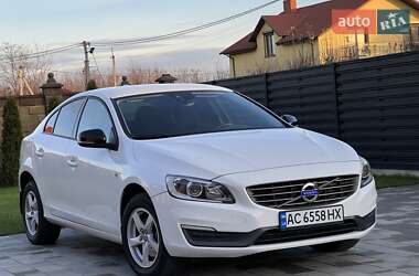 Седан Volvo S60 2015 в Луцке