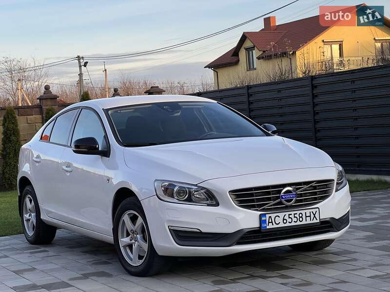 Седан Volvo S60 2015 в Луцке