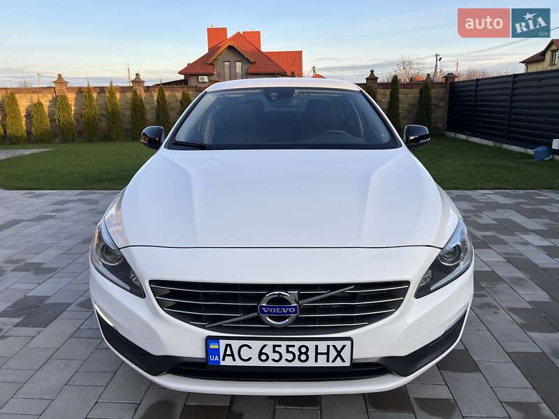 Седан Volvo S60 2015 в Луцке