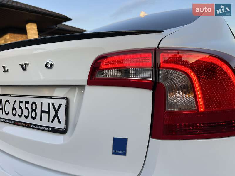 Седан Volvo S60 2015 в Луцке