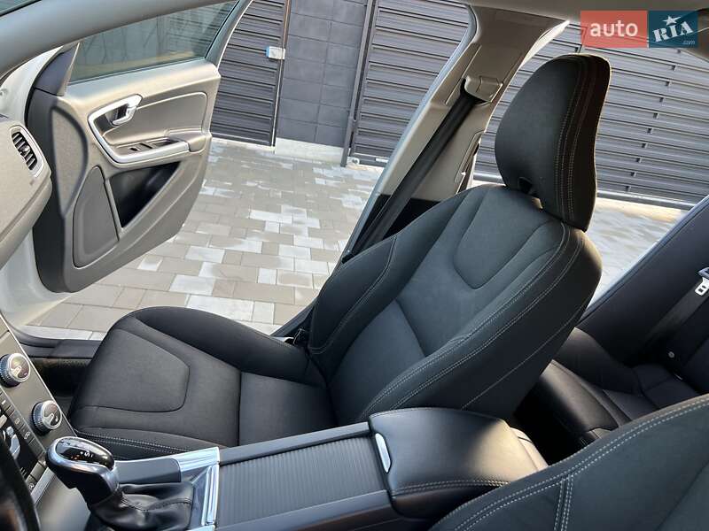 Седан Volvo S60 2015 в Луцке