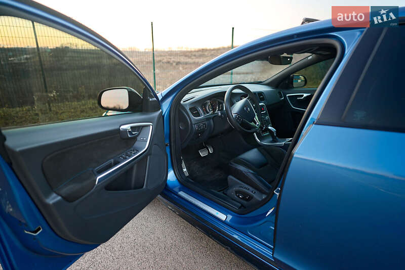 Седан Volvo S60 2017 в Ровно