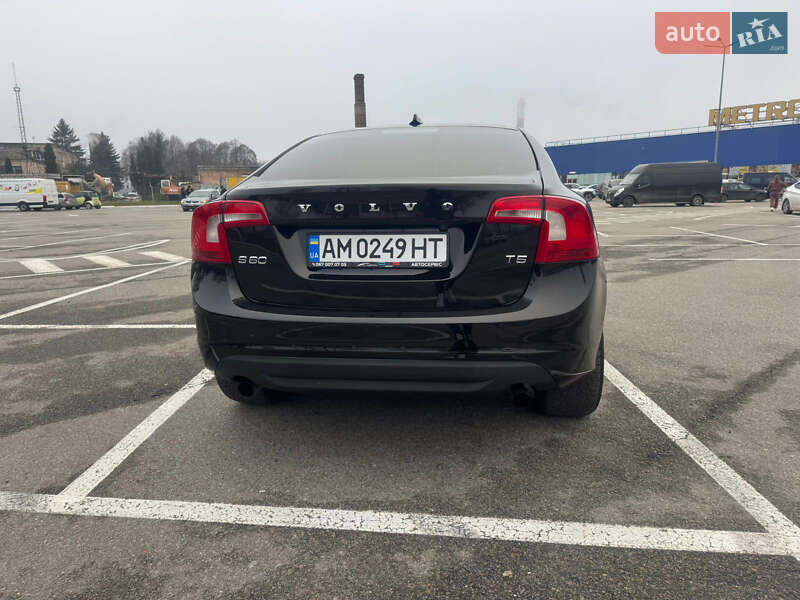 Седан Volvo S60 2011 в Житомире