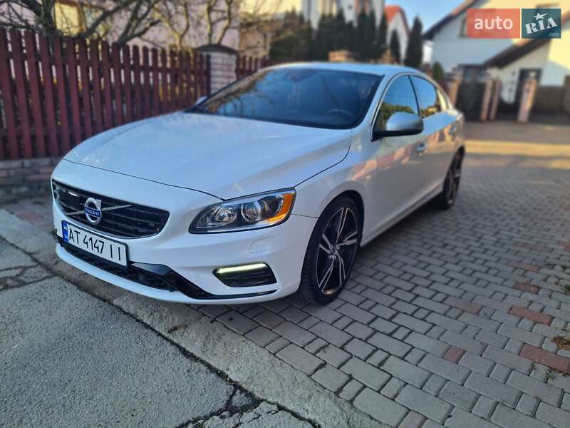Седан Volvo S60 2015 в Ивано-Франковске