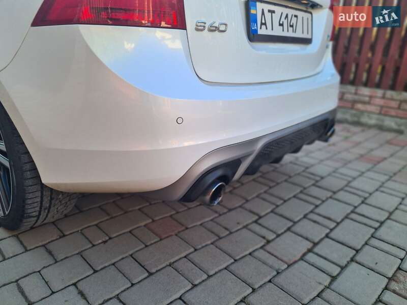 Седан Volvo S60 2015 в Ивано-Франковске