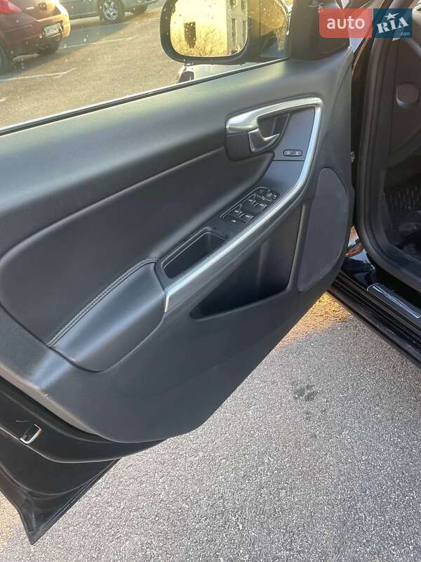 Седан Volvo S60 2016 в Житомире