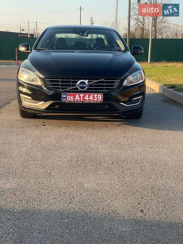 Седан Volvo S60 2016 в Житомире