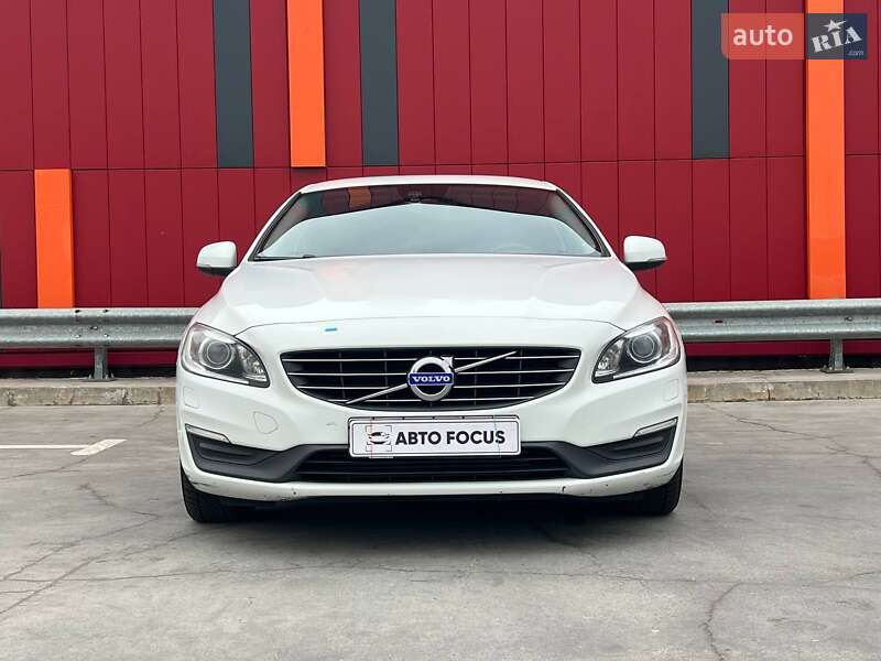 Седан Volvo S60 2015 в Киеве