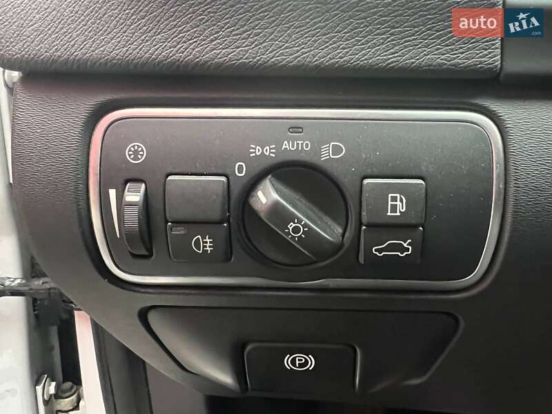 Седан Volvo S60 2015 в Киеве