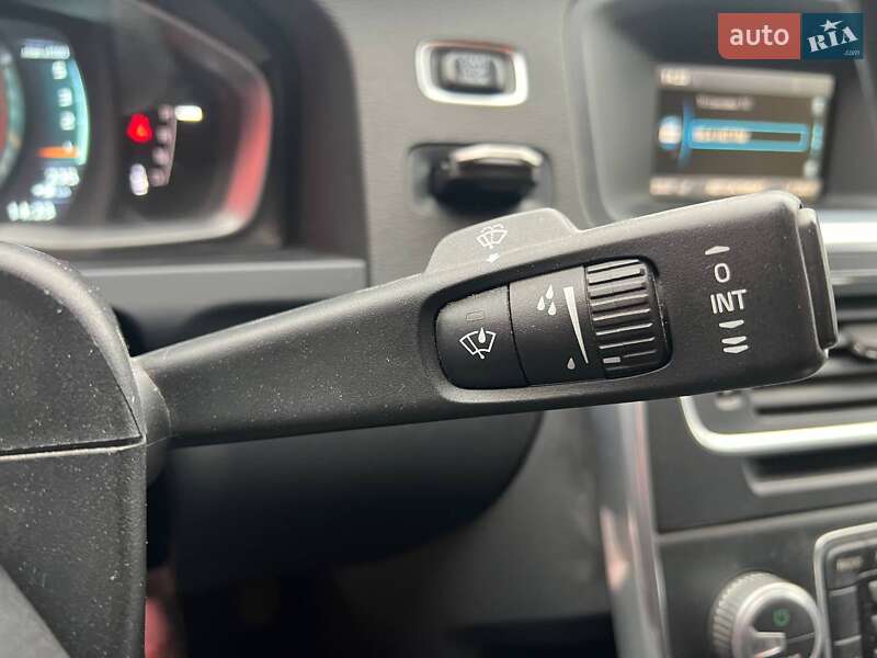 Седан Volvo S60 2015 в Киеве