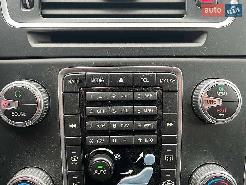 Седан Volvo S60 2015 в Киеве