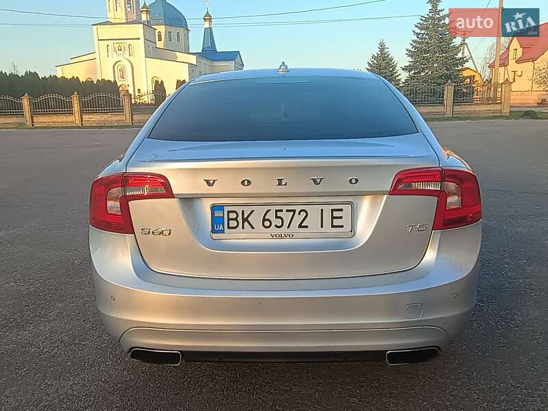 Седан Volvo S60 2015 в Костополе