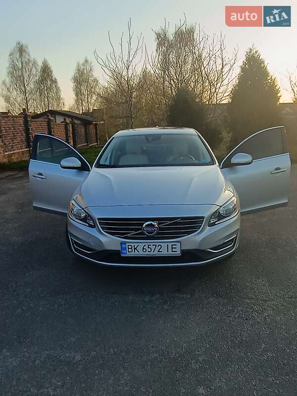 Седан Volvo S60 2015 в Костополе