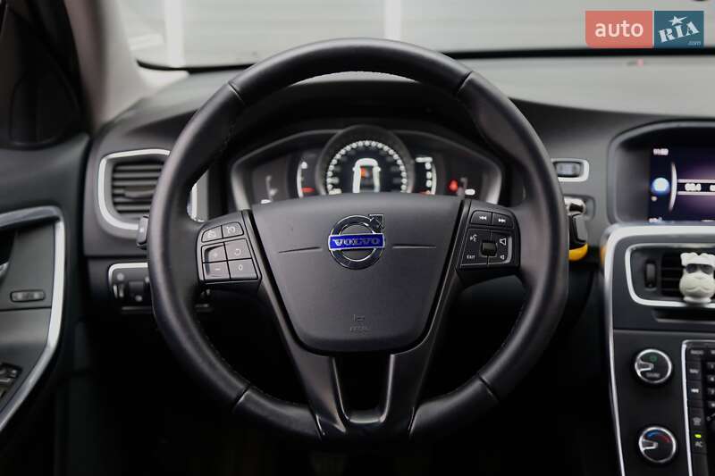 Седан Volvo S60 2017 в Киеве