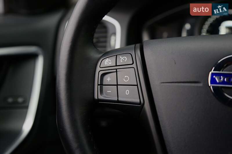 Седан Volvo S60 2017 в Киеве