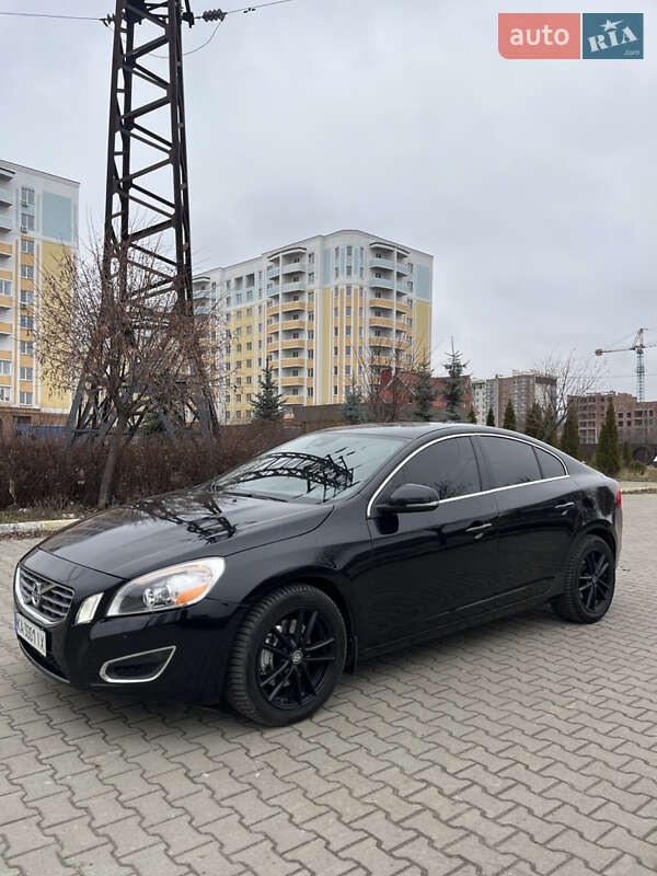 Седан Volvo S60 2012 в Киеве