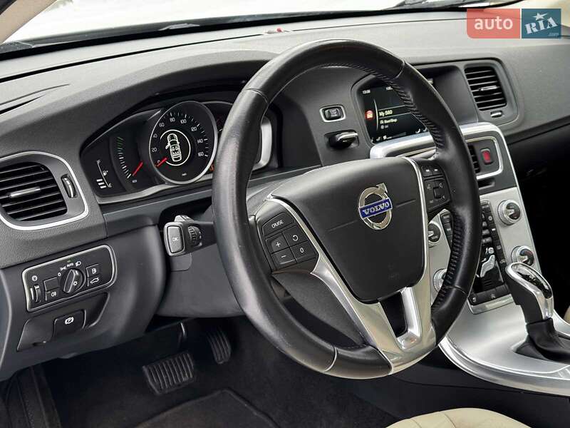 Седан Volvo S60 2016 в Києві
