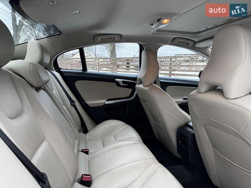 Седан Volvo S60 2016 в Києві