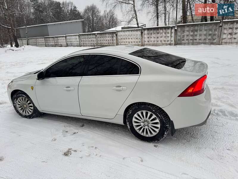 Седан Volvo S60 2013 в Новояворовске