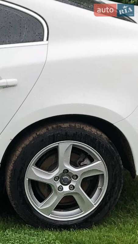 Седан Volvo S60 2013 в Новояворовске