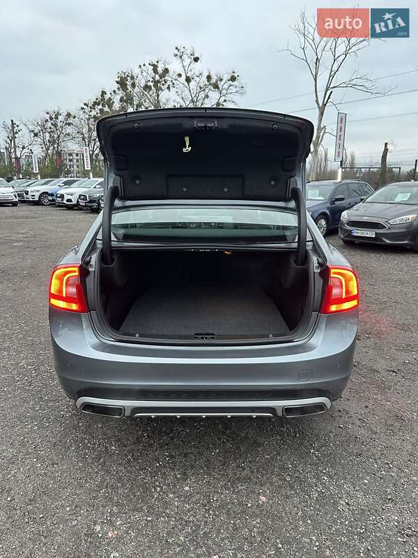 Седан Volvo S60 2015 в Белогородке