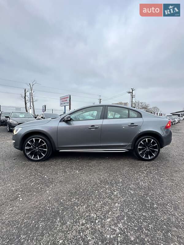 Седан Volvo S60 2015 в Белогородке