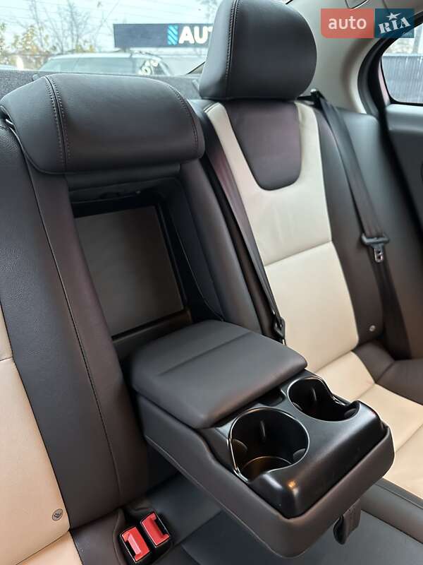 Седан Volvo S60 2015 в Белогородке