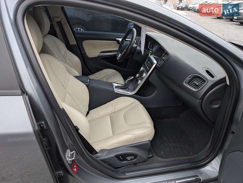 Седан Volvo S60 2017 в Рівному фото 42 Седан Volvo S60 2017 в Рівному