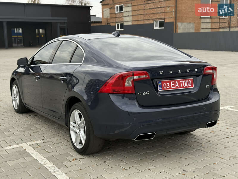 Седан Volvo S60 2014 в Нововолынске