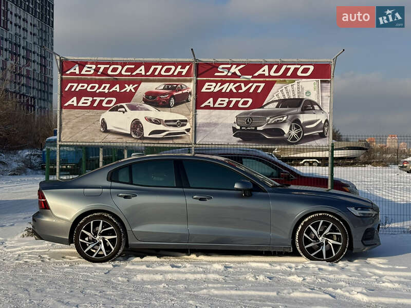 Седан Volvo S60 2019 в Киеве