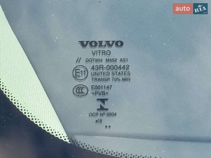 Седан Volvo S60 2019 в Киеве