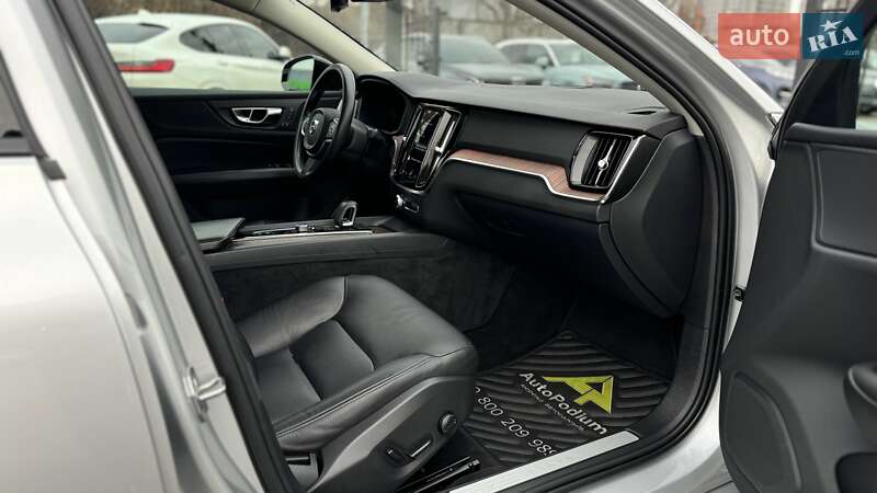 Седан Volvo S60 2021 в Киеве