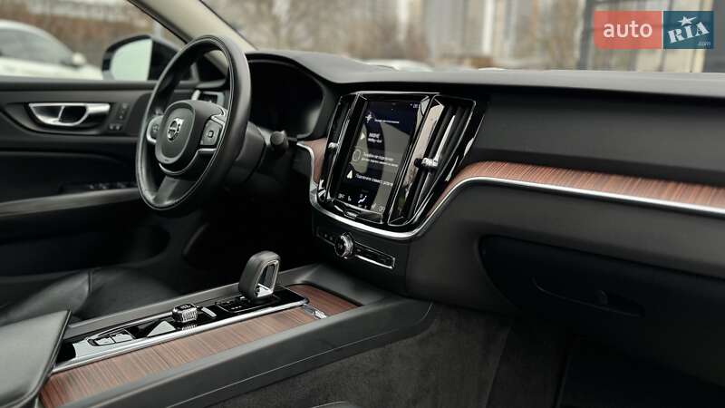Седан Volvo S60 2021 в Киеве