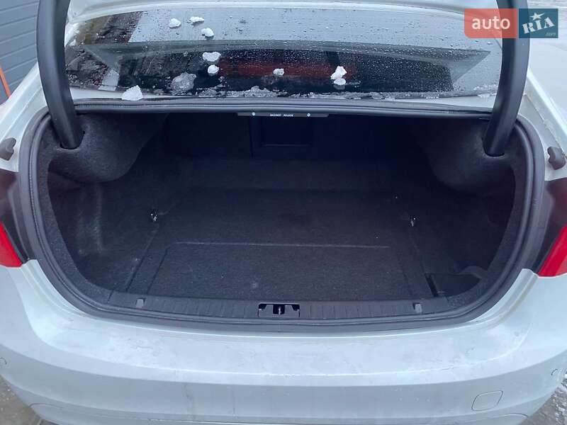 Седан Volvo S60 2018 в Львове