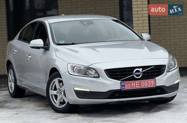 Седан Volvo S60 2016 в Радивилове