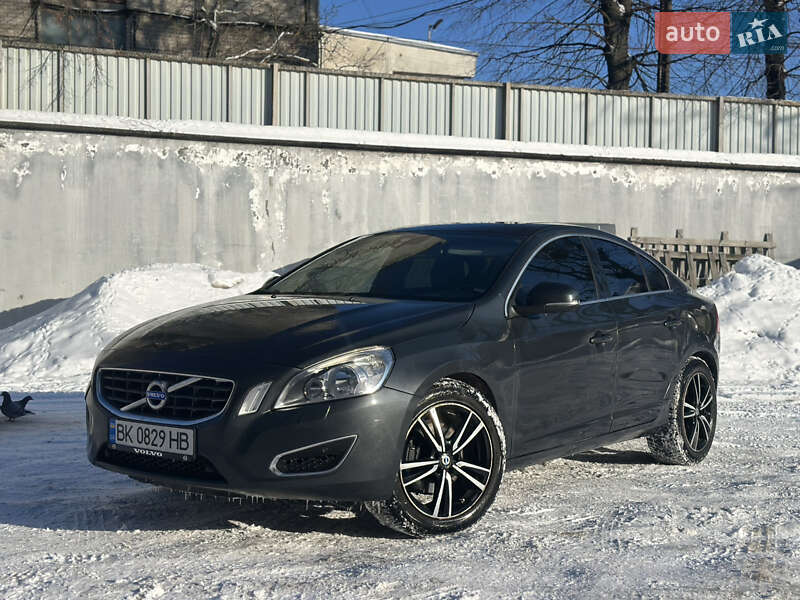 Седан Volvo S60 2011 в Львове