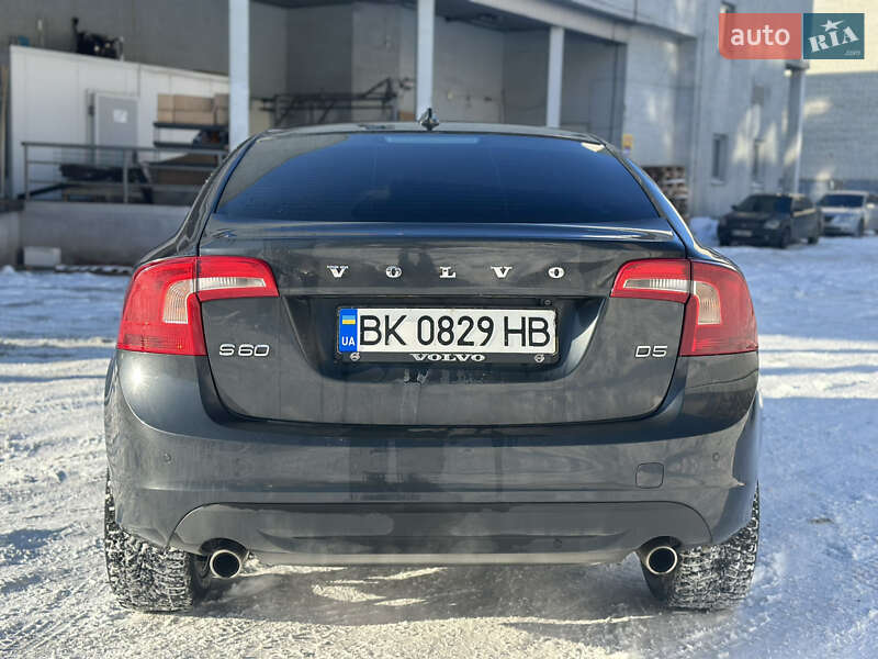 Седан Volvo S60 2011 в Львове