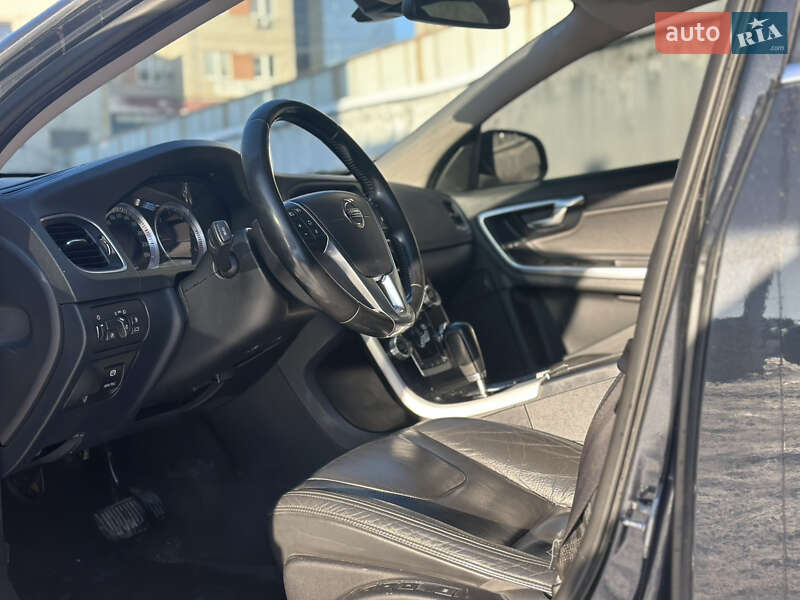 Седан Volvo S60 2011 в Львове