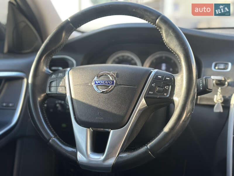 Седан Volvo S60 2011 в Львове